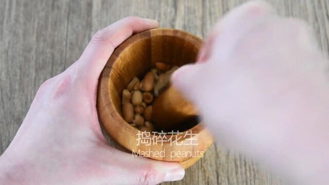 美食教程:吃了一口就永远忘不掉的草莓夹心巧克力,超级好吃