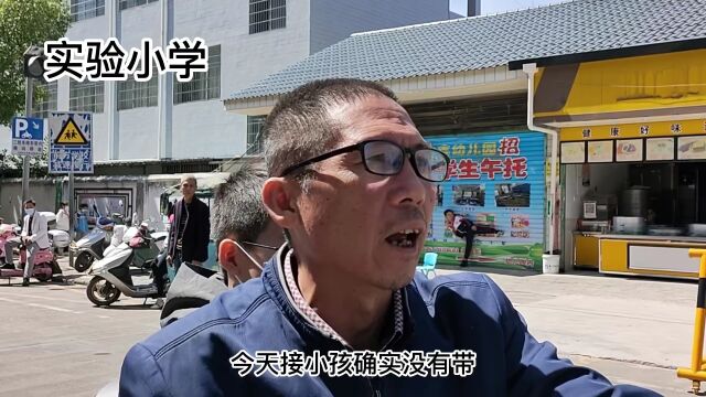 为城市环境美化“加码” | 龙南交警持续推进渣土车整治