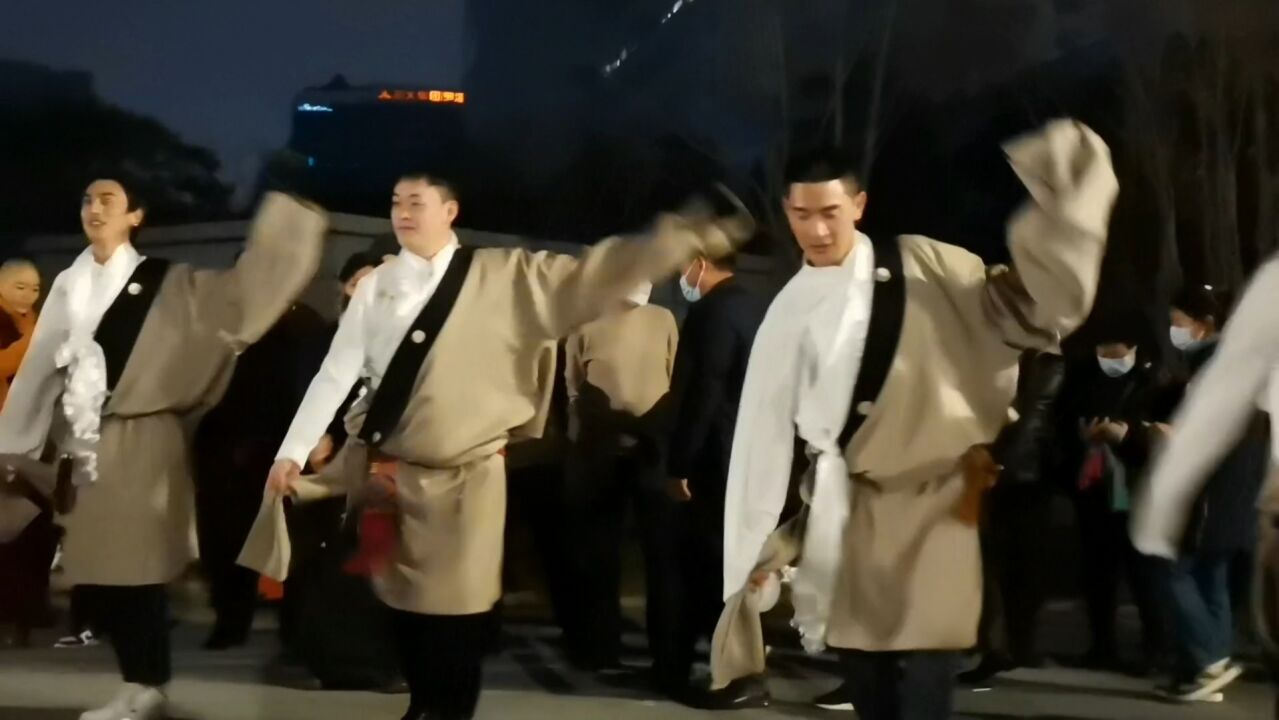 新年看原生态藏族《锅庄舞》卓热查姆团队精彩表演，祝大家新年快乐！_高清1080P在线观看平台_腾讯视频