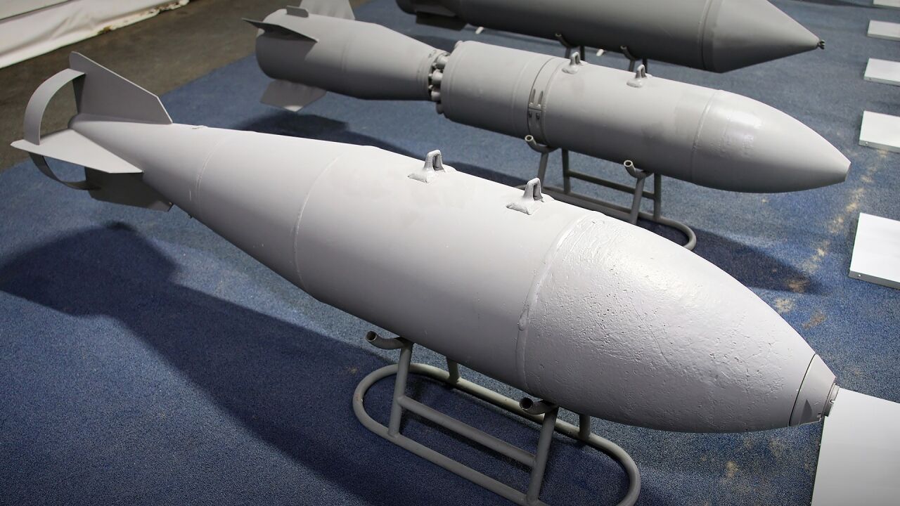 俄空天军"手工作坊"级别的增程航弹,真的能管用吗?