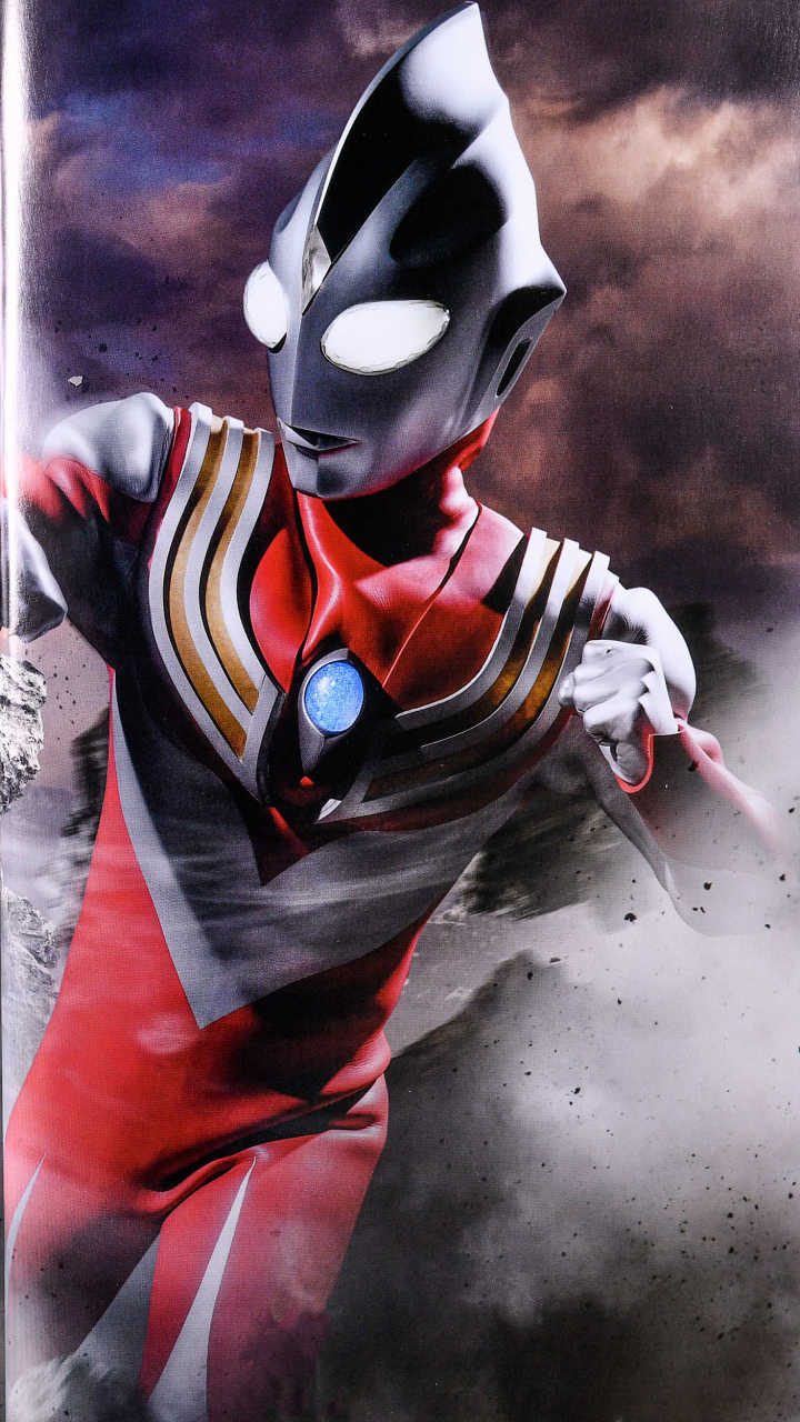 初代奥特曼和迪迦久违地握手