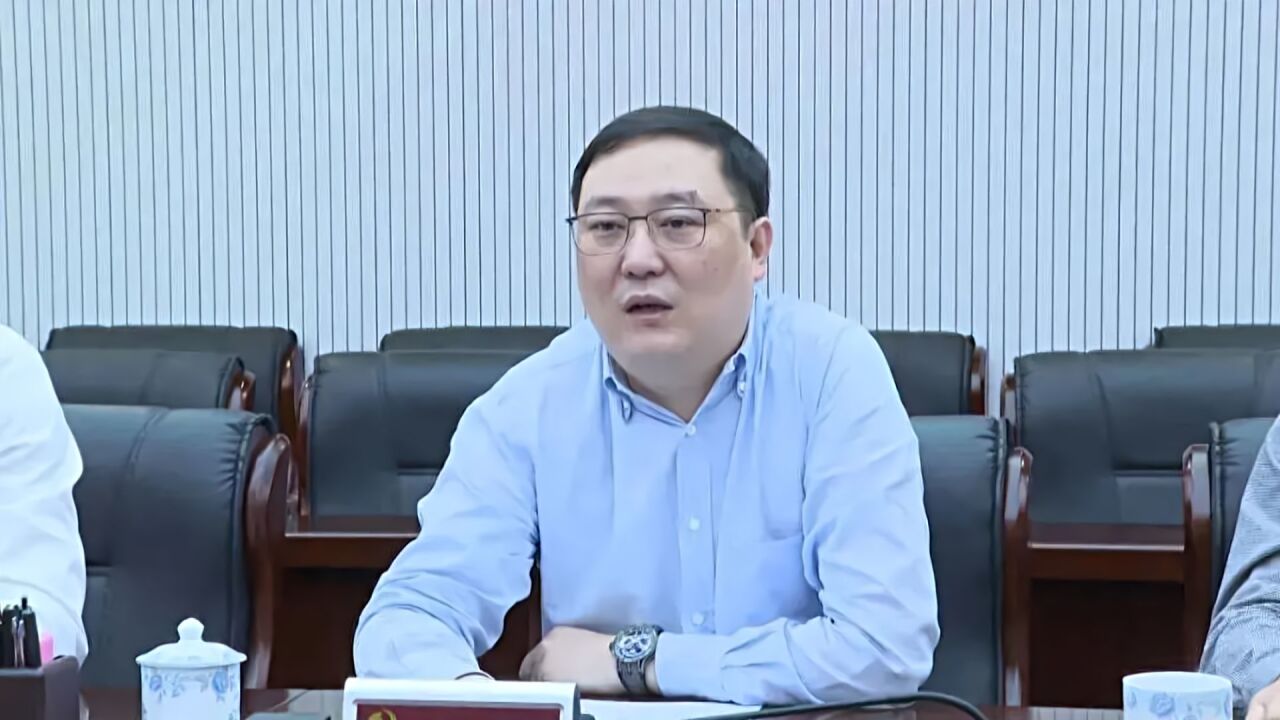 董卿丈夫密春雷被限制消费!前年财富超100亿,如今被国企追债