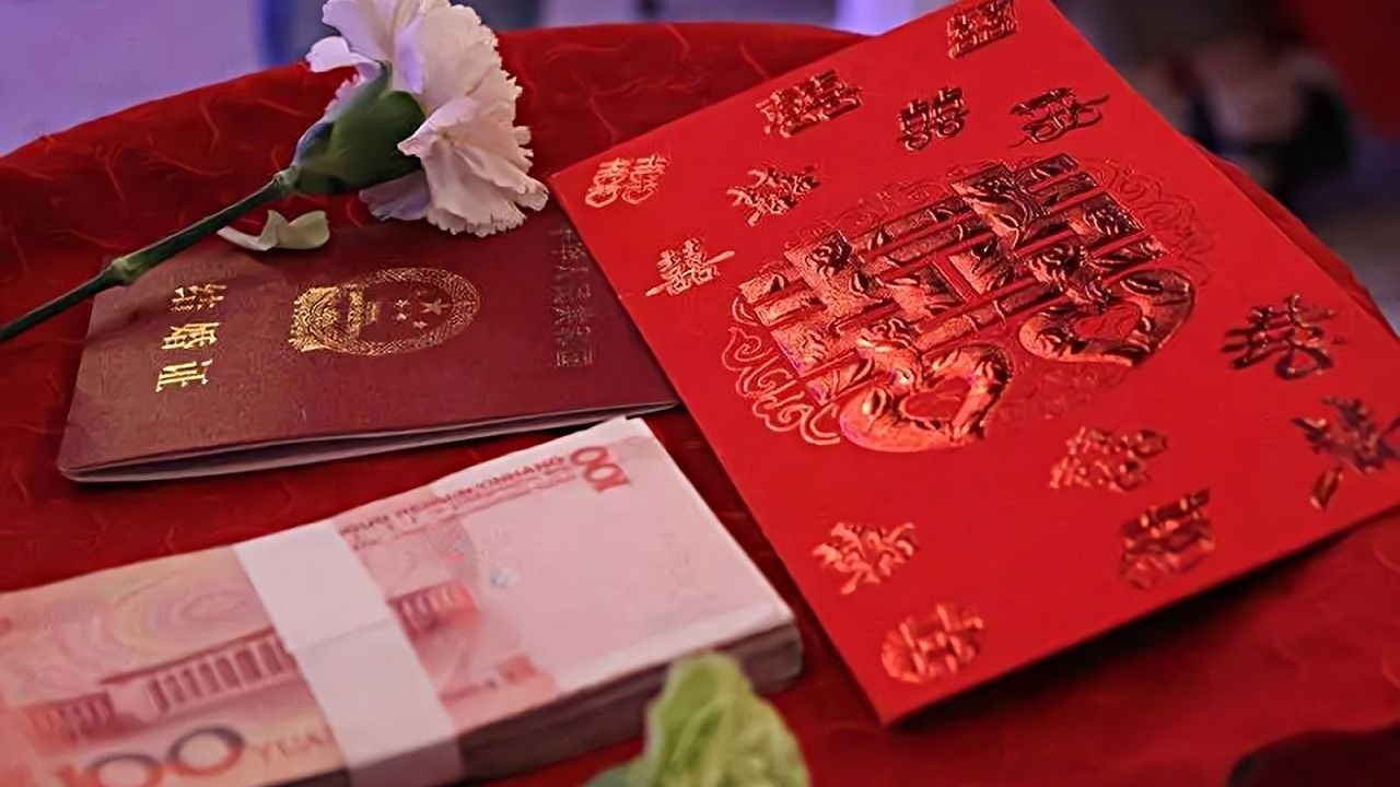 男子离婚时才知媒婆私扣8万彩礼,媒婆:这是做媒的劳务报酬