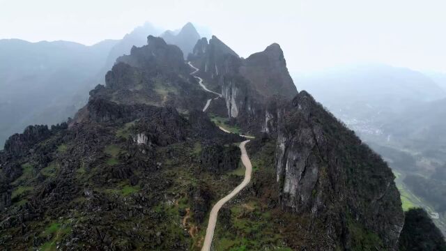 航拍 | 穿越龙脊山,带你看奇峰异景