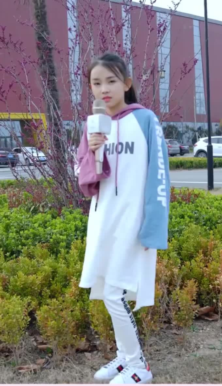 童模宋小睿翻唱《起风了》,嗓音清澈又干净,简直百听不厌