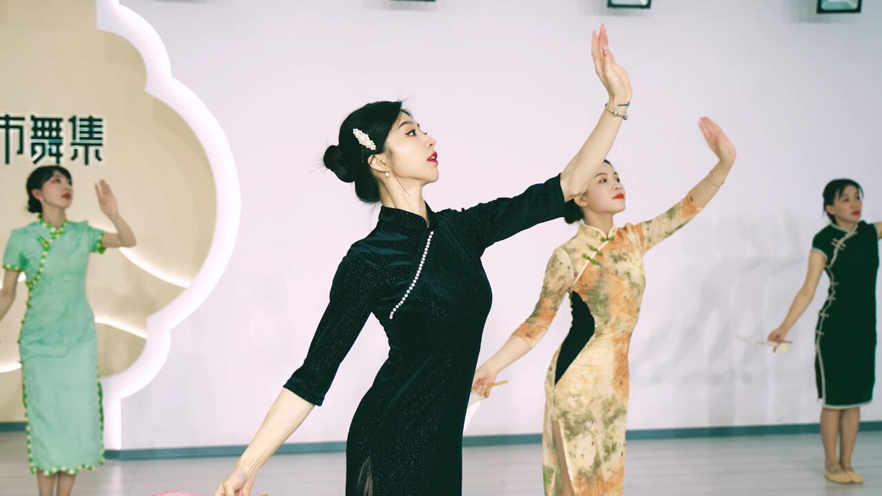 城市舞集旗袍中国舞《偏偏喜欢你》 指导老师:车欣璐