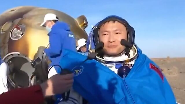 出舱!在太空改论文的导师回来了