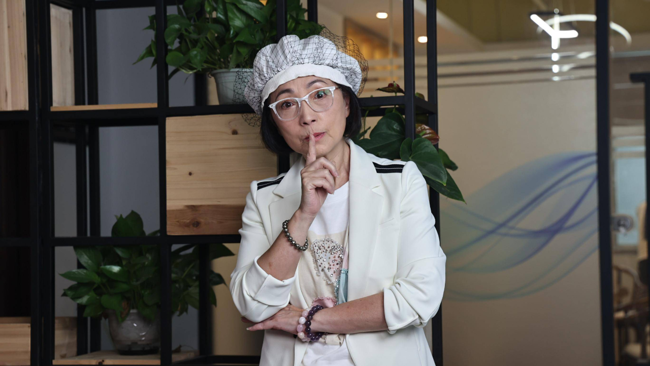 石榴姐苑琼丹自曝一场一百万,潘长江高亚麟等皆投身