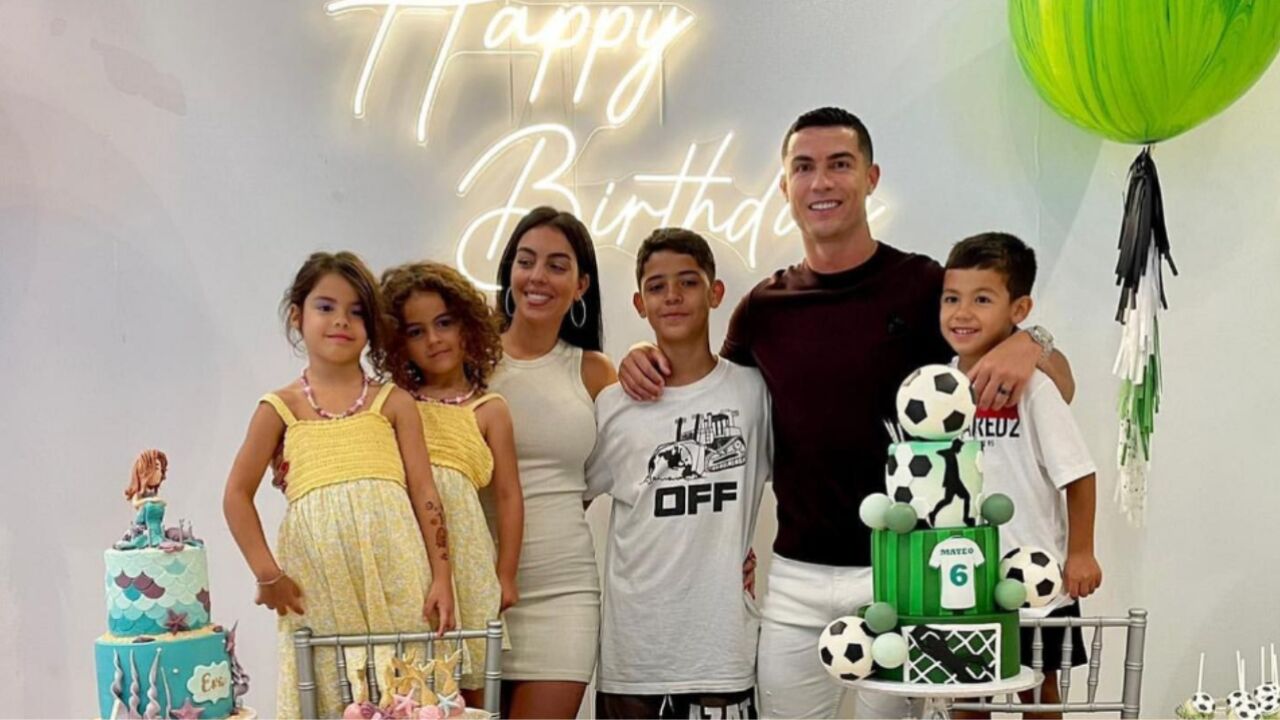 幸福!c罗一家为龙凤胎庆生,继母乔治娜珠光宝气搂着女儿伊娃吹蜡烛