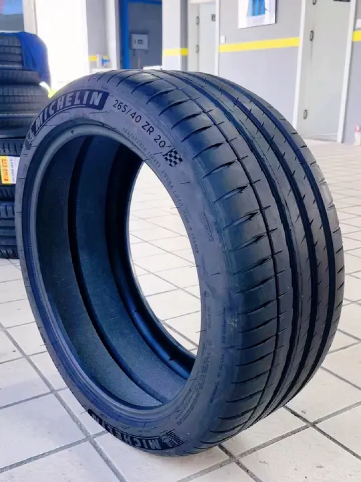 奥迪a8原配的米其林静音轮胎,静音海绵的形状有什么说道么?