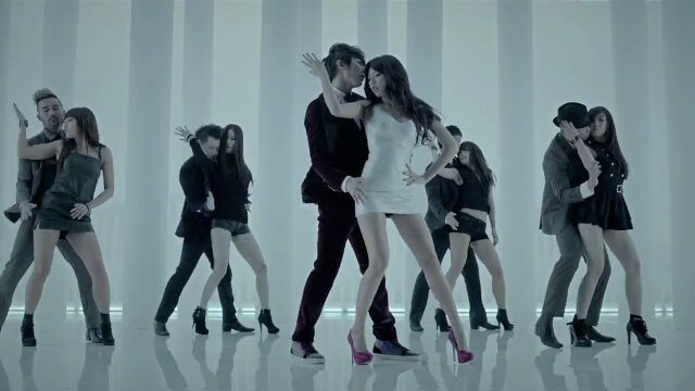 金泫雅&张贤胜《Trouble Maker》原版MV,金童玉女组合