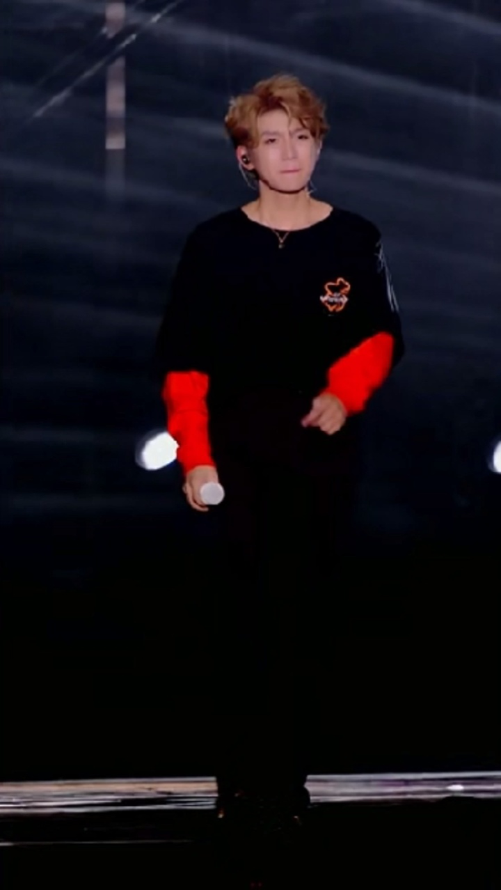 230806【王源】TFBOYS十年之约演唱会 团歌串烧 (萤火+heart+快乐环岛+小精灵+最好的那年)_腾讯视频