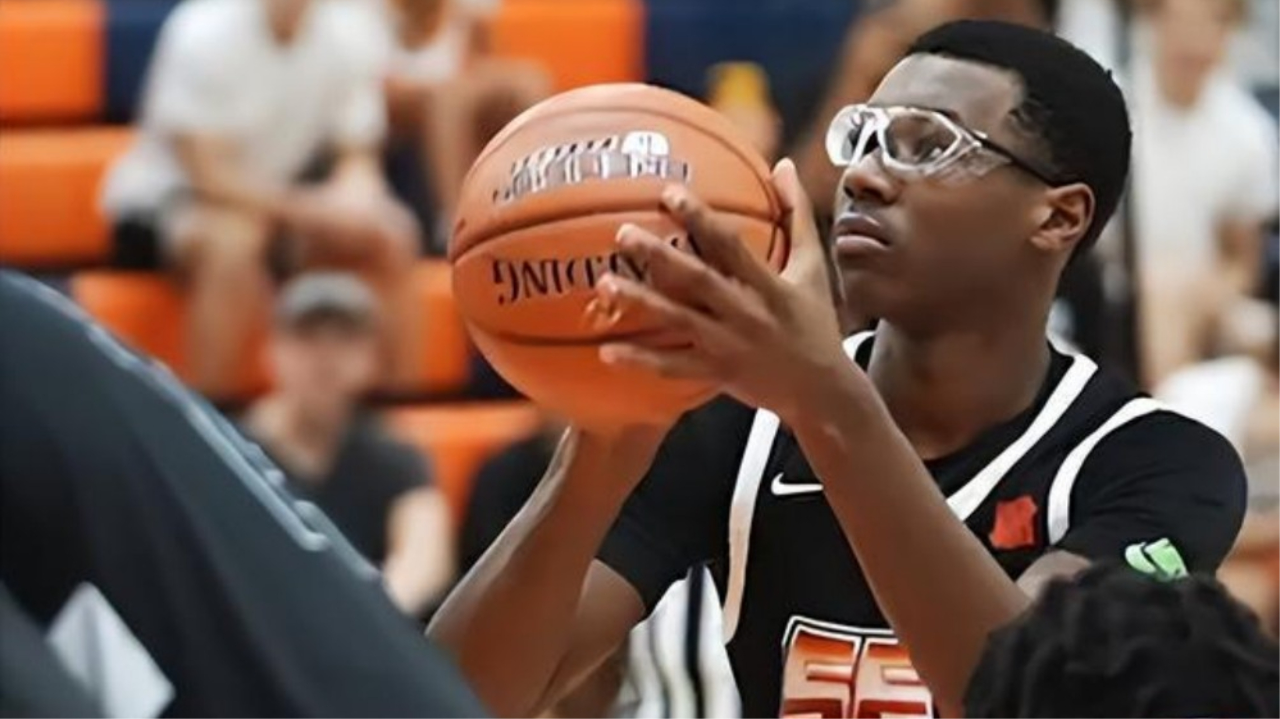 詹姆斯转发二儿子布莱斯集锦!频频秀拉杆 暴扣 感觉要比布朗尼强