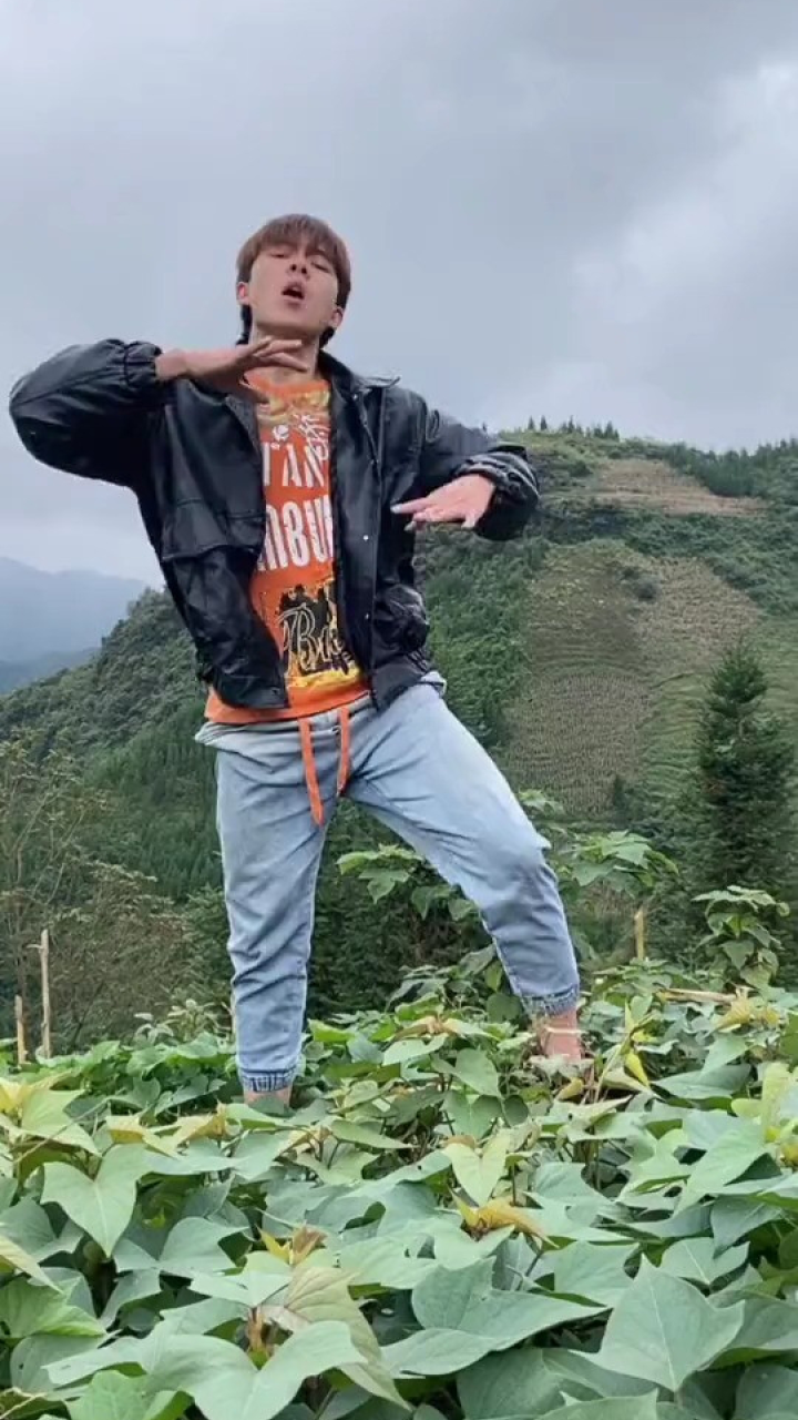 你的萬水千山dl舞曲大山深處自然美心有多大舞臺就有多大