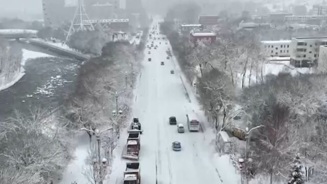 新疆阿勒泰地区出现强降雪天气