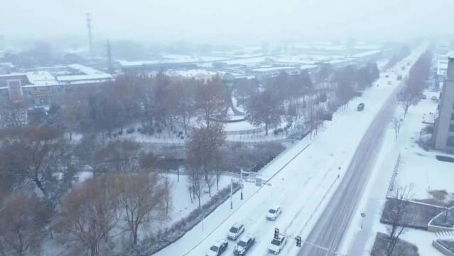 致敬风雪中的坚守