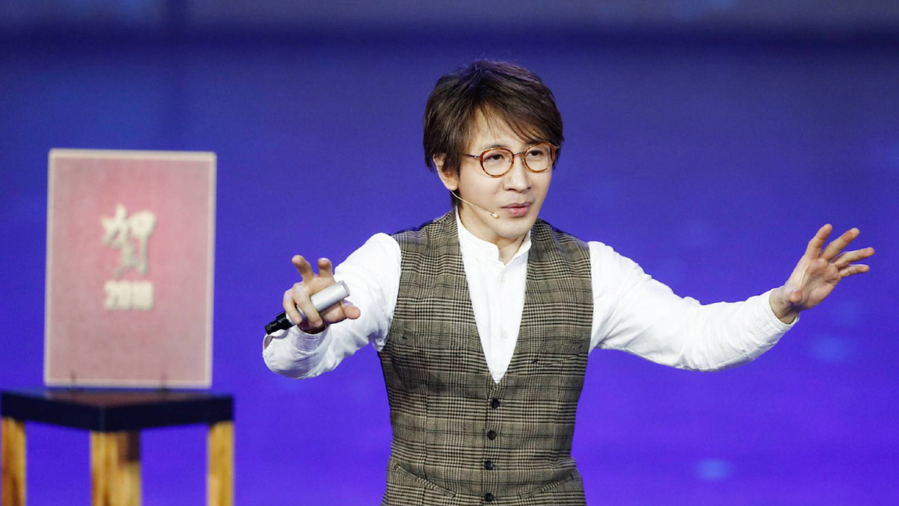 春晚之忆刘谦丨央视一姐当托,见证奇迹的时刻成最热话题,魔术回归