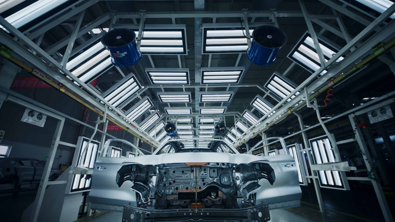 走进比亚迪西安工厂,探究宋plus冠军的奥秘