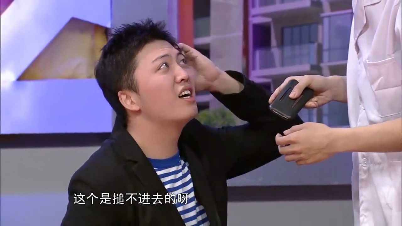 小品《007传送》:张子栋带上眼镜就能穿越,全程高能不断