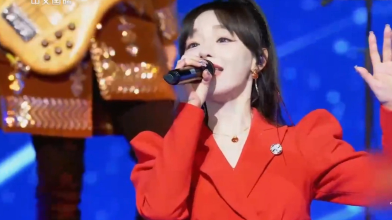 歌曲《草原之夜》,黄霄云小麦歌声充满柔情,惹哭众网友