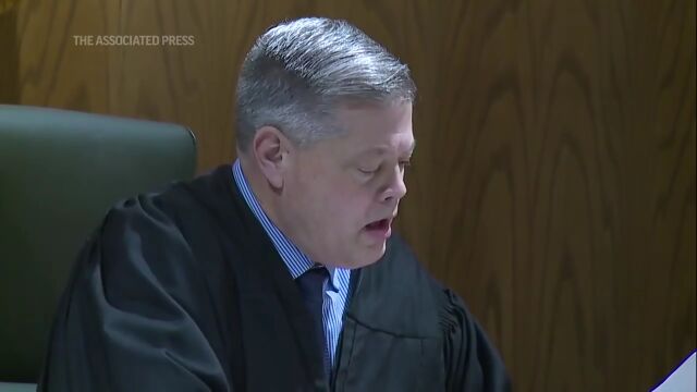 199-5bd9b8d8de3d167fe6b1ab57f8340b8332岁的克里斯特尔·坎德拉里奥