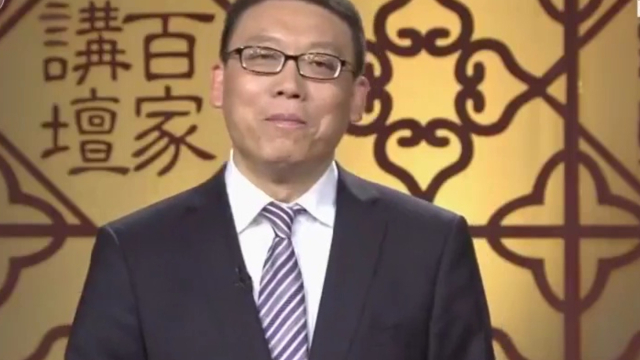 史进鲁达出门喝酒,没想到碰到了师父李忠,李忠却称呼史进:贤弟