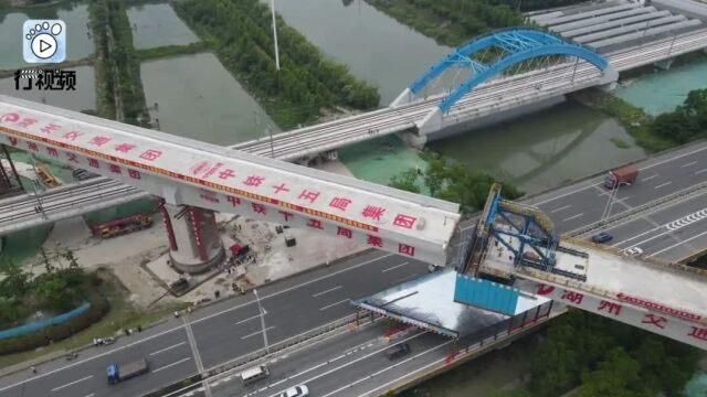 51°华丽转身!如通苏湖城际铁路跨沪苏湖特大桥顺利完成转体