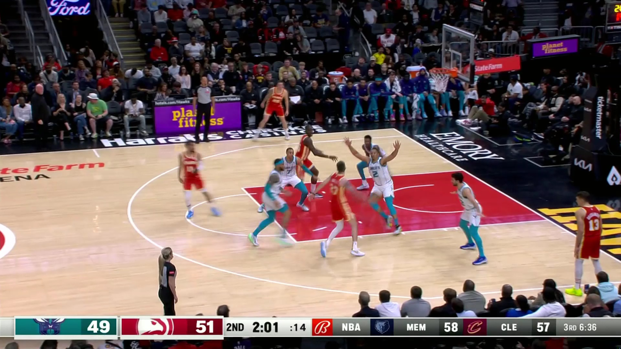 饼皇还是那个饼皇 卡佩拉接球起飞炸筐