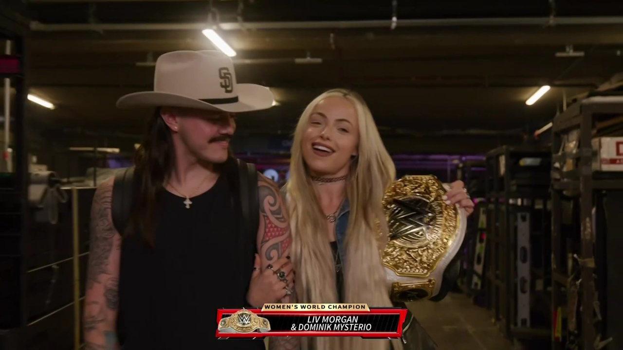 wwe raw 第1628期丨各方豪雄登场!多米丽人相伴志得意满!