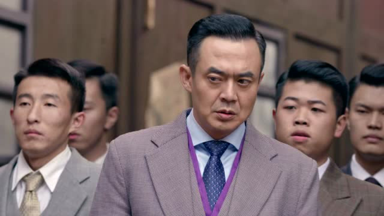 我的爱情撞上了战争 1集