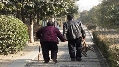 北京市为有需求的失智老年人免费配备走失手环
