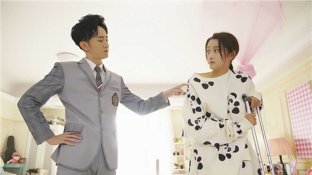 关晓彤,朱晓鹏《别对我动情》