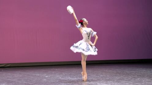 第六届上海国际芭蕾舞复赛第二场-杨佳程-《艾斯米拉达》