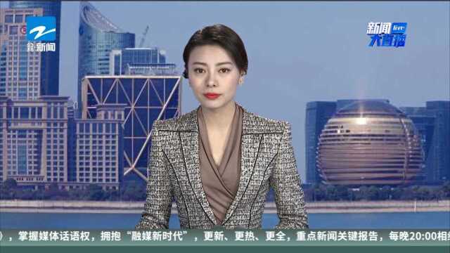 夫妻吵架男子用刀自残 民警不顾被打伤继续救助