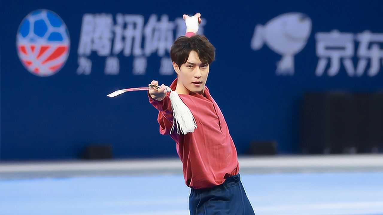 广告李明轩一看就是平时刻苦训练过,动作流畅堪称完美超新星运动会第4