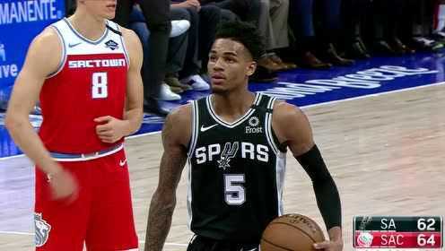 《NBA全场回放》【原声回放】马刺vs国王第3节 约瑟夫无解压哨补篮