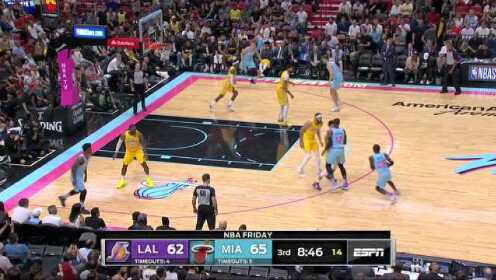 《NBA全场回放》【原声回放】湖人vs热火第3节 麦基连送对手两记无情大帽