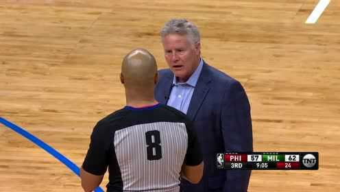 《NBA全场回放》【原声回放】76人vs雄鹿第3节 马修斯闪电突破提前出手