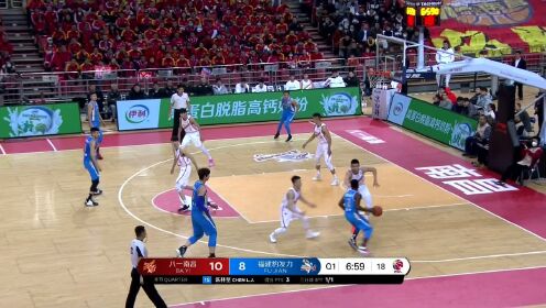 《CBA全场集锦》大王简单战术助攻杰特 后者三分兵不血刃