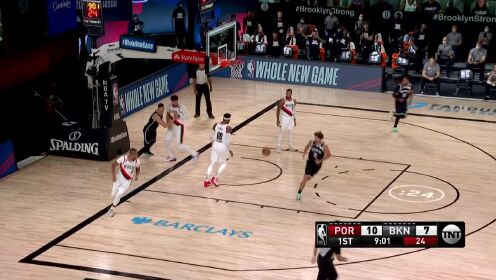 《NBA全场集锦》快攻闪电一瞬间 库鲁斯长驱直入飞身暴扣一气呵成