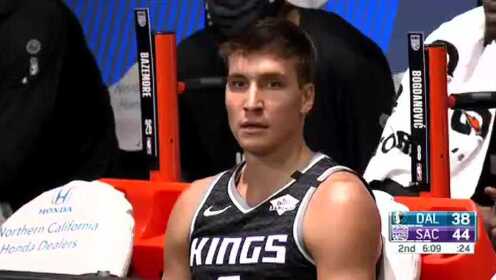 《NBA全场回放》【原声】独行侠vs国王第2节 东契奇上演五大囧扣篮