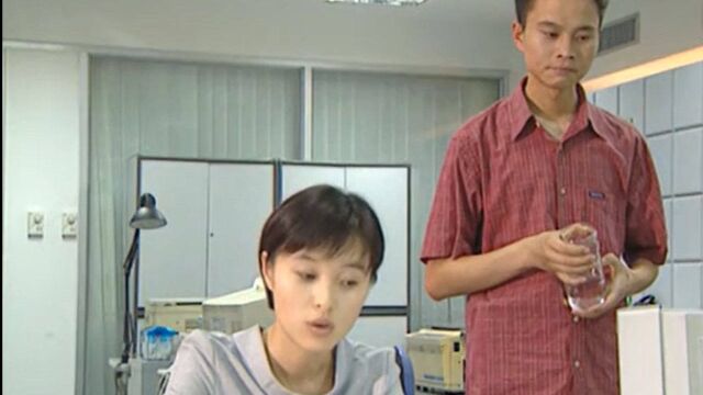 《非凡使命》第十六集01:事务所的同事们知道白晓峰接了个案子,纷纷表示很稀奇,因为他们很多人都没见过白晓峰亲自办理案子