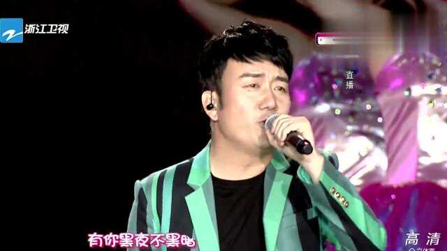 筷子兄弟演唱大热神曲《小苹果》嗨翻全场