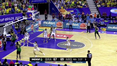 《FIBA》板凳席起立欢呼！迪亚斯关键三分强势反超