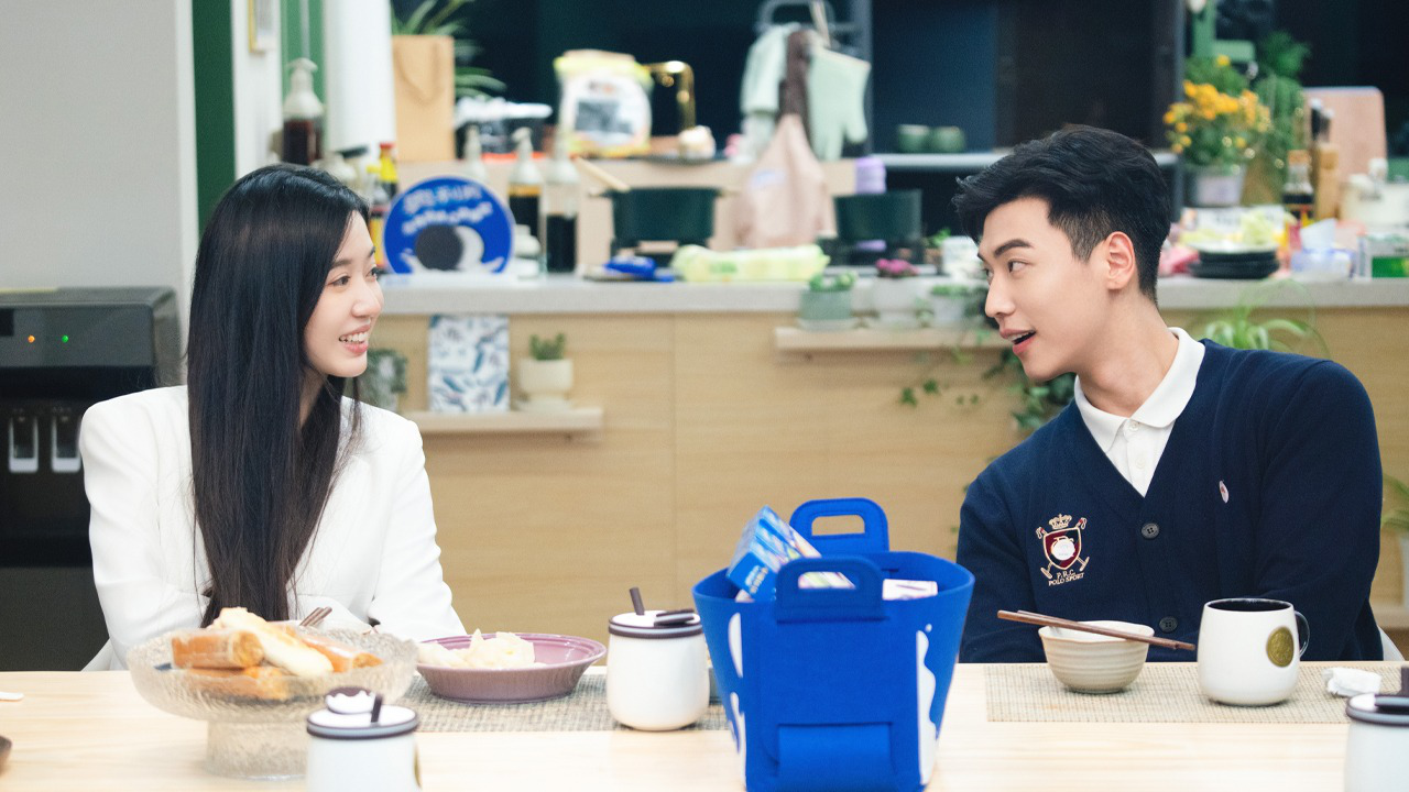 第4期中：男女小屋夜聊甜蜜对视