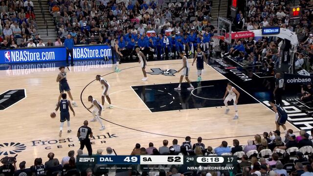 欧文突破分球 格威底角无人盯防三分出手一箭穿心