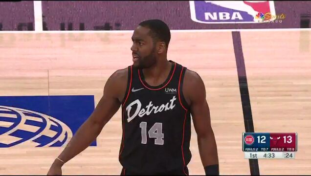 NBA常规赛：活塞vs公牛第1节英文原声回放