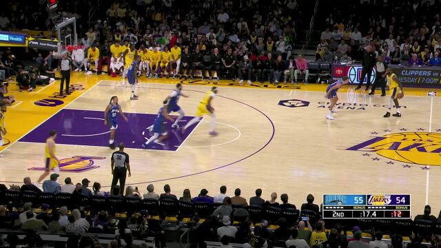 富尔茨后方杀出大帽浓眉 萨格斯反击飚中半场准压哨三分