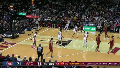 《NBA骑士》会挽雕弓如满月！加兰无惧防守撤步三分出手潇洒命中
