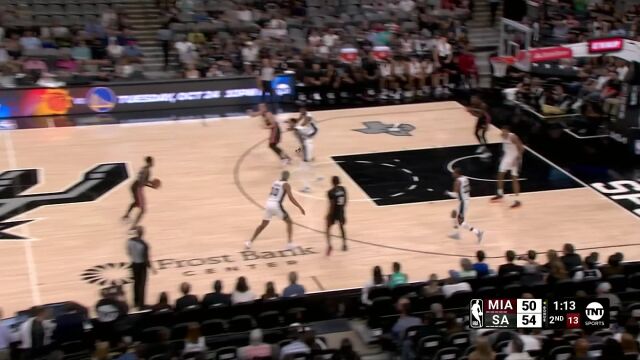 状元郎的防守统治力！文班亚马篮下一防二送托马斯-布莱恩特无情盖帽